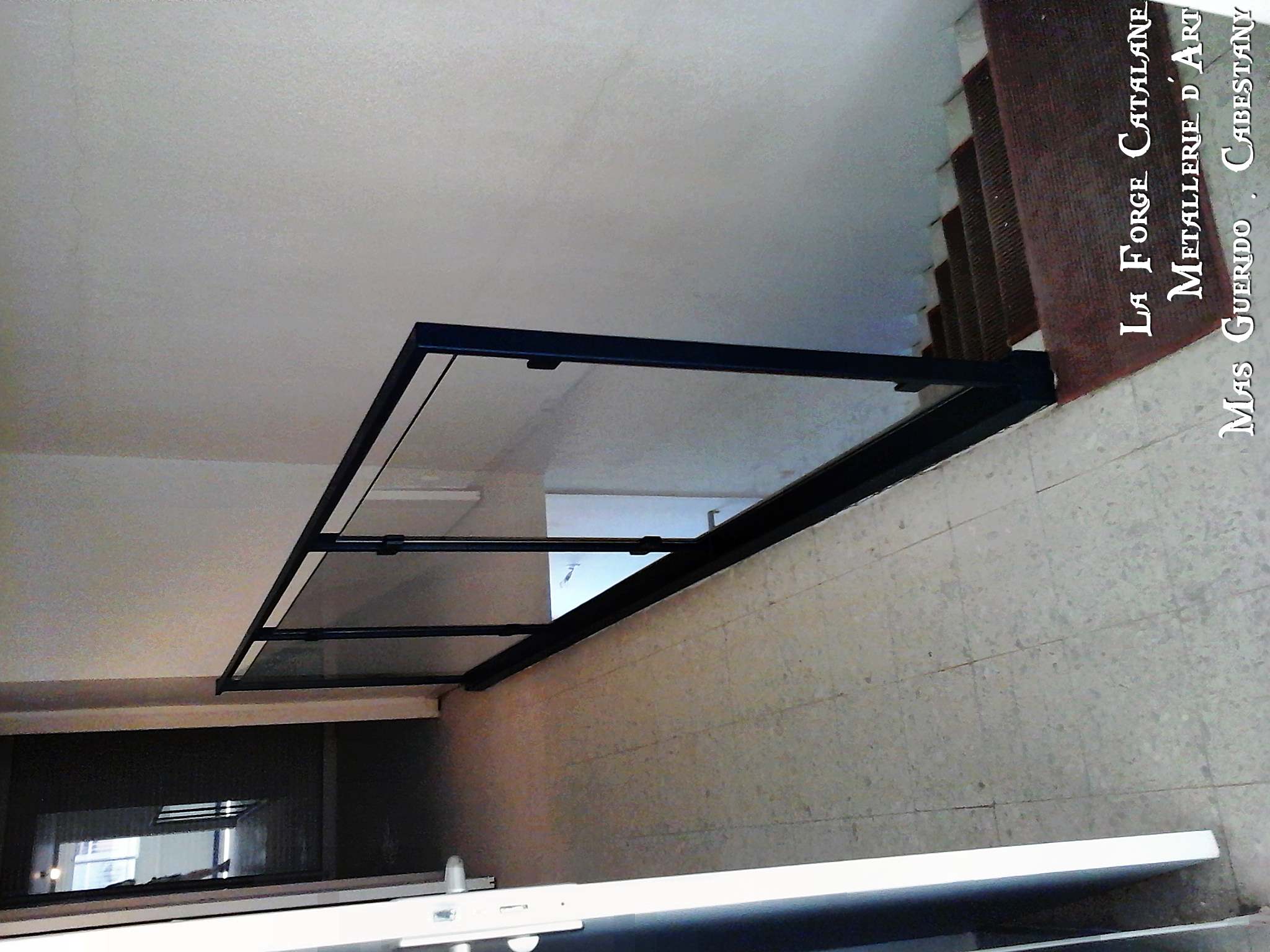 garde corps verre feuillete forge catalane.jpg